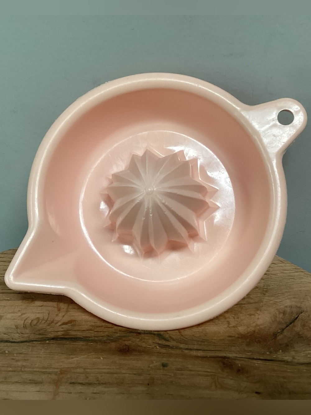 🔴 Vintage - Lustro-Ware Pastel Pink Citrus Juicer - Model No. L-13  Made In USA